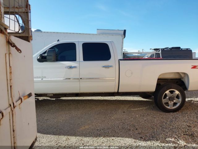 Chevrolet Silverado 2500 Lt Image 2