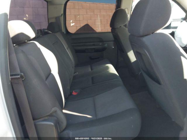 Chevrolet Silverado 2500 Lt Image 13