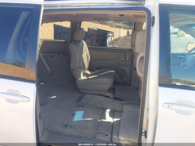 Toyota Sienna Xle Limited Image 6