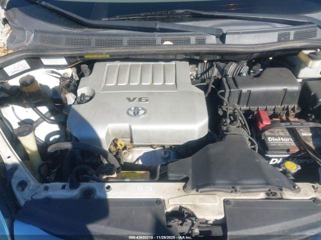 Toyota Sienna Xle Limited Image 10