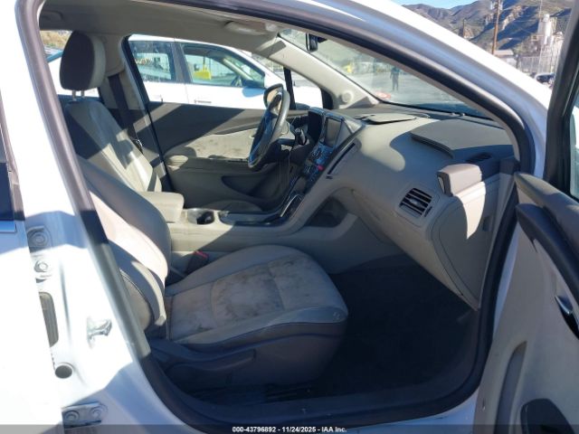 Chevrolet Volt Image 2