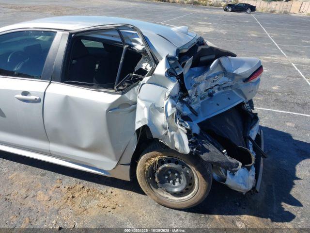 Toyota Corolla Le Image 13