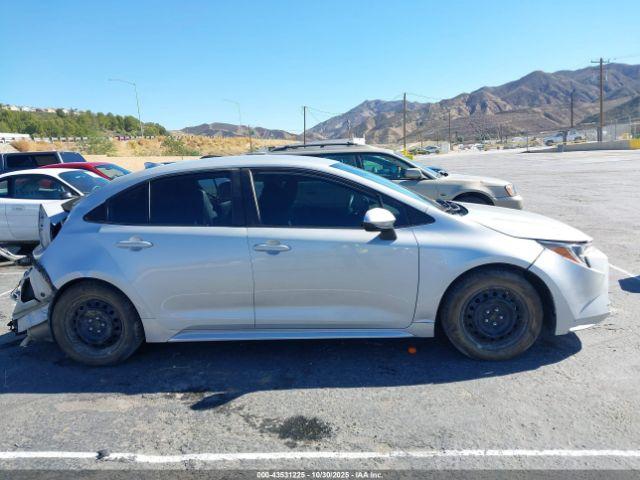 Toyota Corolla Le Image 9