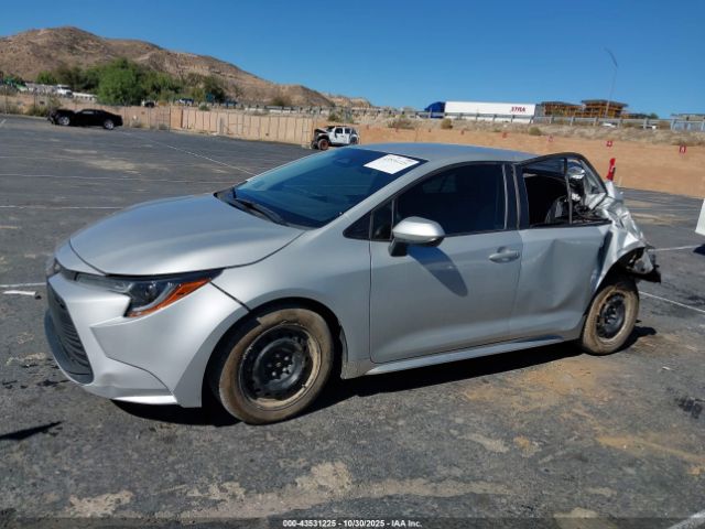 Toyota Corolla Le Image 16