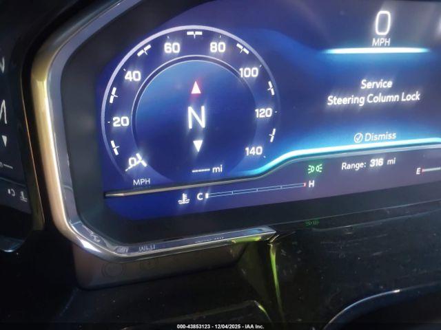 Chevrolet Silverado 1500 2wd  Standard Bed Lt Image 4