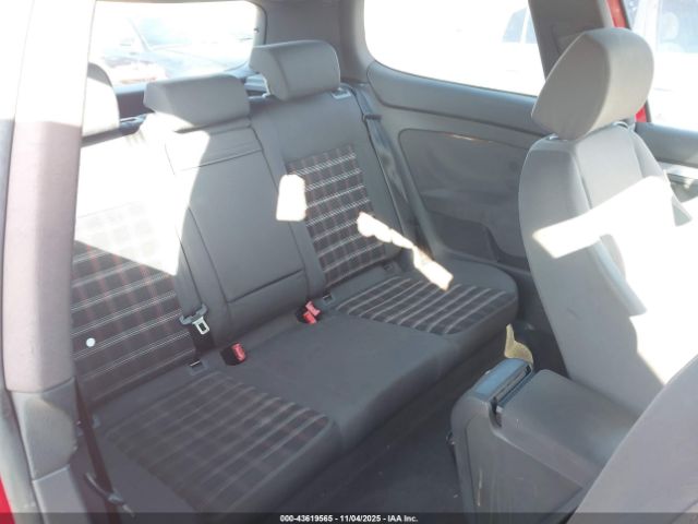 Volkswagen GTI 2-door Image 3