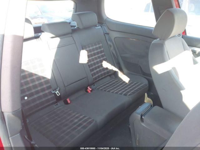 Volkswagen GTI 2-door Image 3