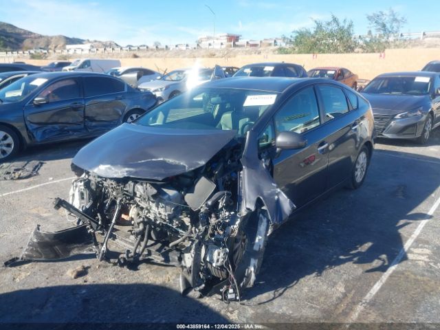 Toyota Prius Advanced Image 16