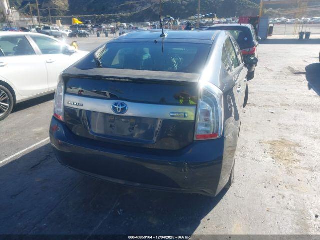 Toyota Prius Advanced Image 11