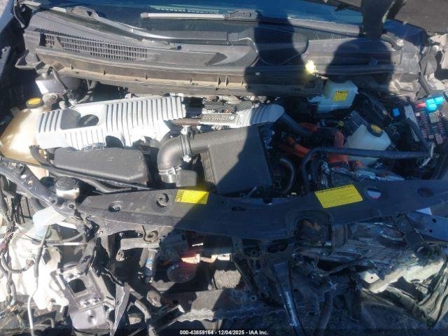 Toyota Prius Advanced Image 9