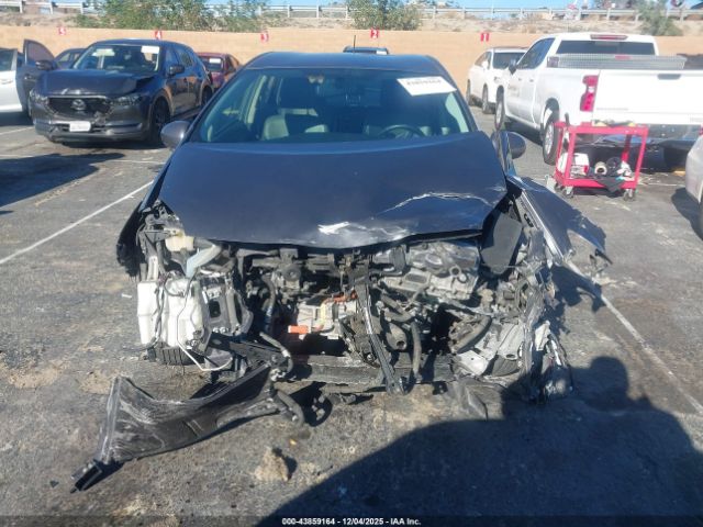 Toyota Prius Advanced Image 4