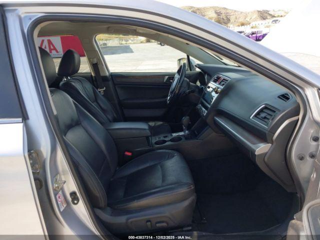 Subaru Outback 2.5i Limited Image 11