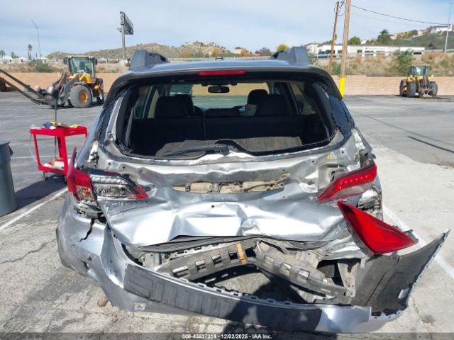 Subaru Outback 2.5i Limited Image 8