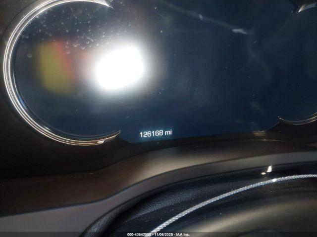 Cadillac Escalade Platinum Image 16