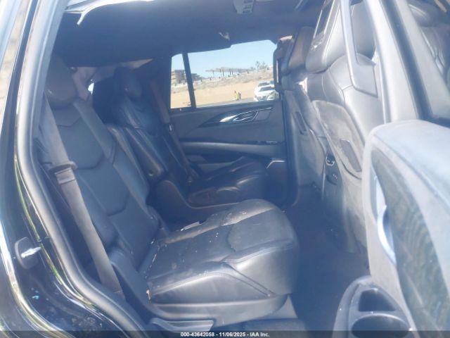 Cadillac Escalade Platinum Image 17