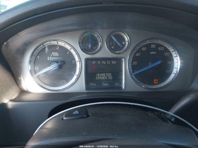 Cadillac Escalade Standard Image 10