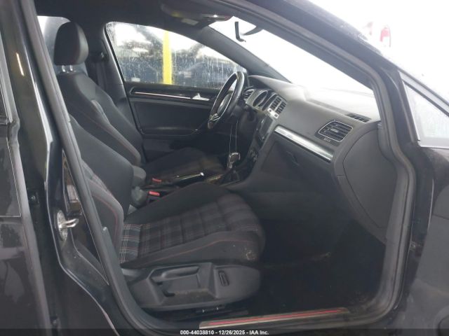 Volkswagen Golf Image 12