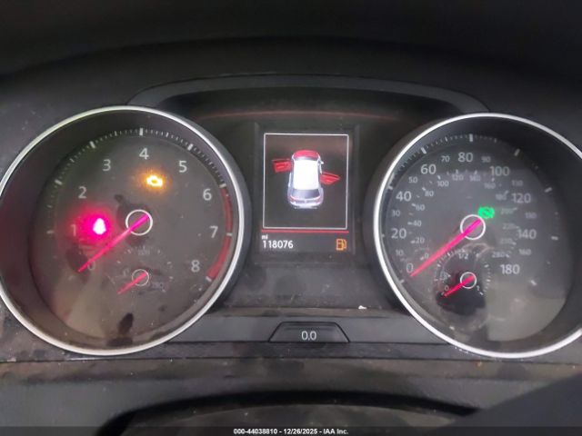 Volkswagen Golf Image 3