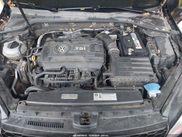 Volkswagen Golf Image 8
