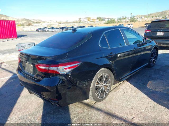 Toyota Camry Se Image 13