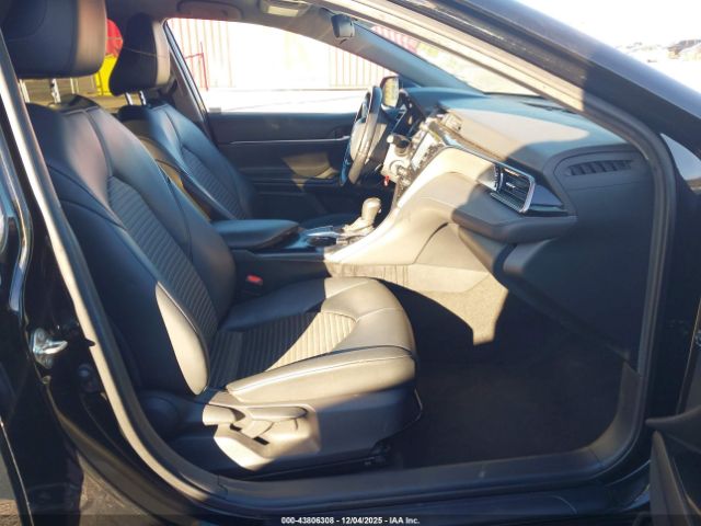 Toyota Camry Se Image 9