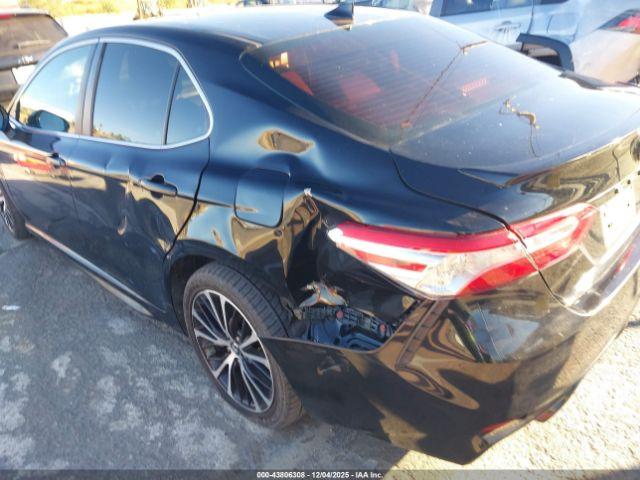 Toyota Camry Se Image 5