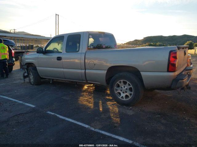 Chevrolet Silverado 1500 Ls Image 3