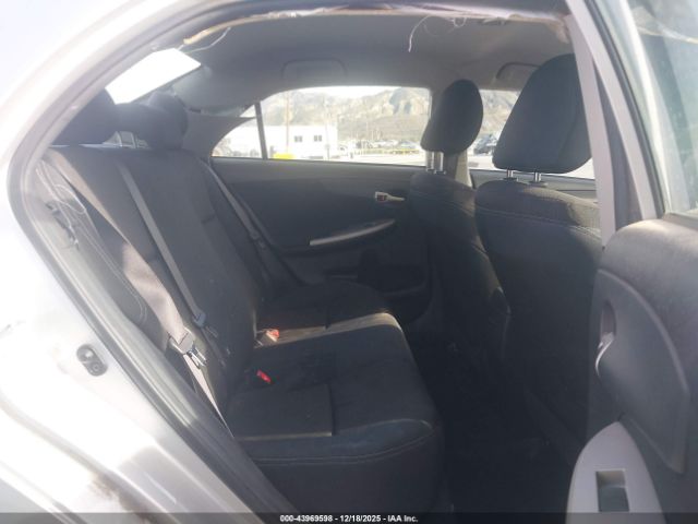 Toyota Corolla S Image 11