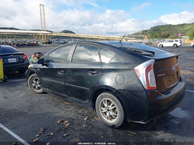 Toyota Prius Two Image 6