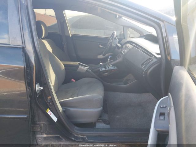 Toyota Prius Two Image 9