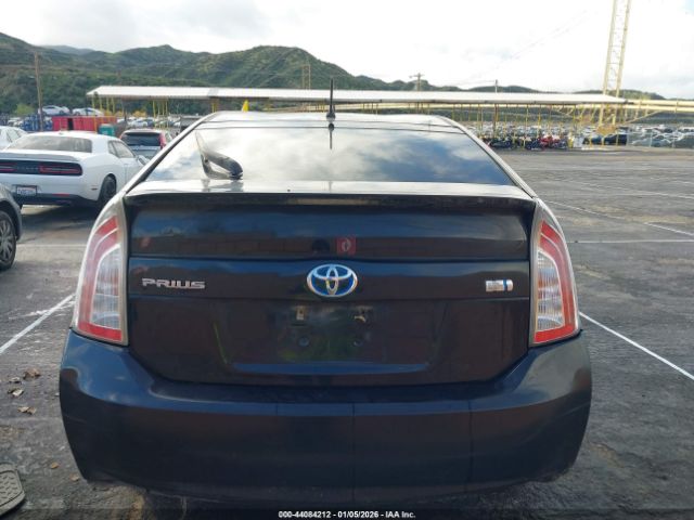 Toyota Prius Two Image 2