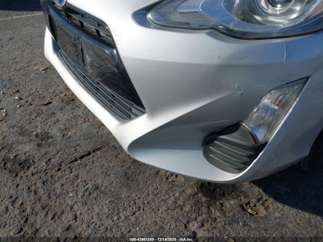 Toyota Prius c Two Image 17