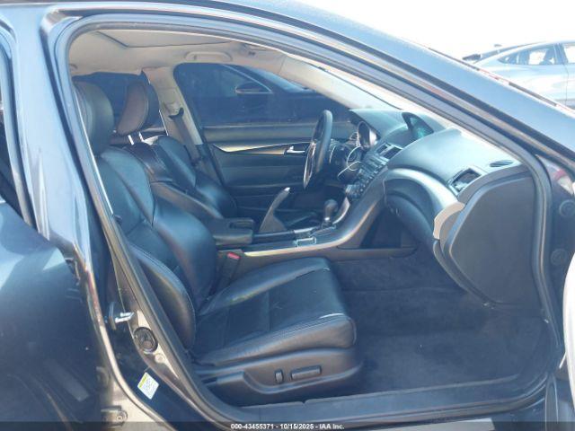 Acura TL 3.7 Image 16