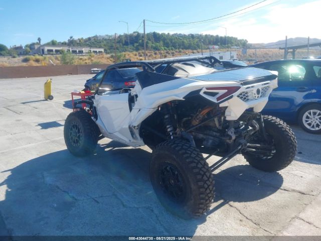 Can-Am Maverick R X Rs Image 8