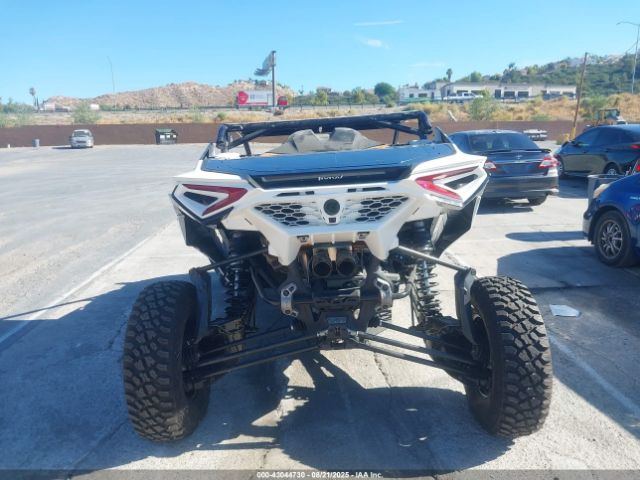 Can-Am Maverick R X Rs Image 13