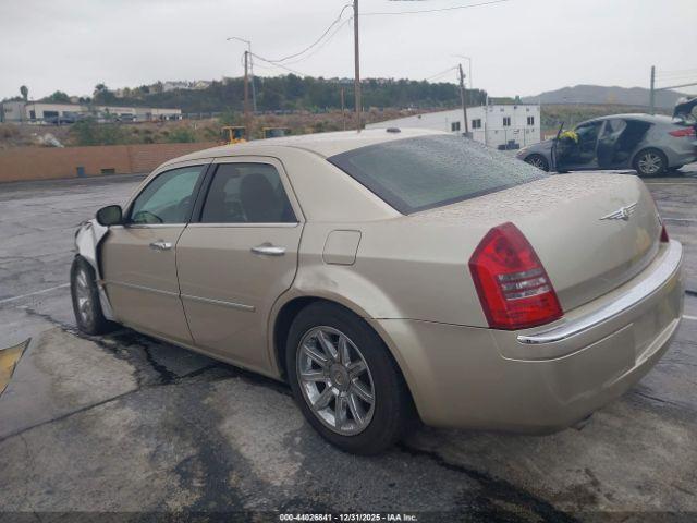 Chrysler 300c Image 3