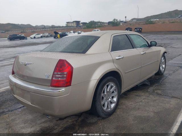 Chrysler 300c Image 15