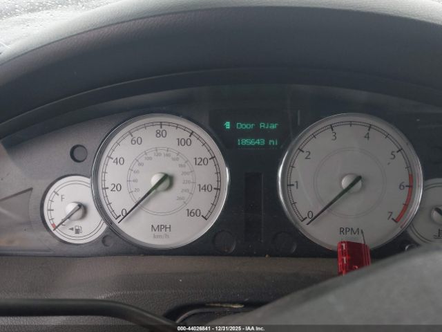 Chrysler 300c Image 7