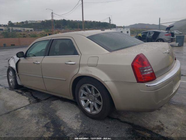 Chrysler 300c Image 12