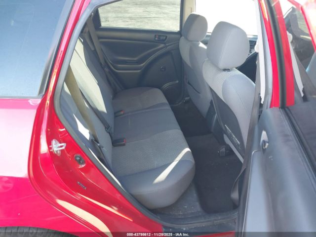 Toyota Matrix Image 11