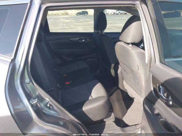 Nissan Rogue S Image 10