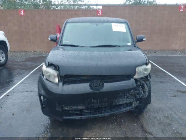Scion xB Image 14