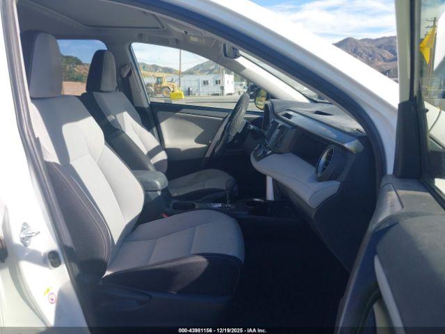 Toyota RAV4 Xle Image 17