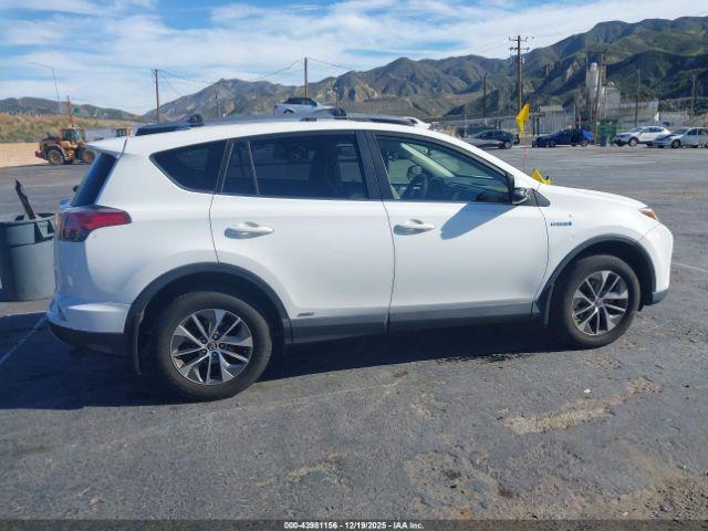 Toyota RAV4 Xle Image 18