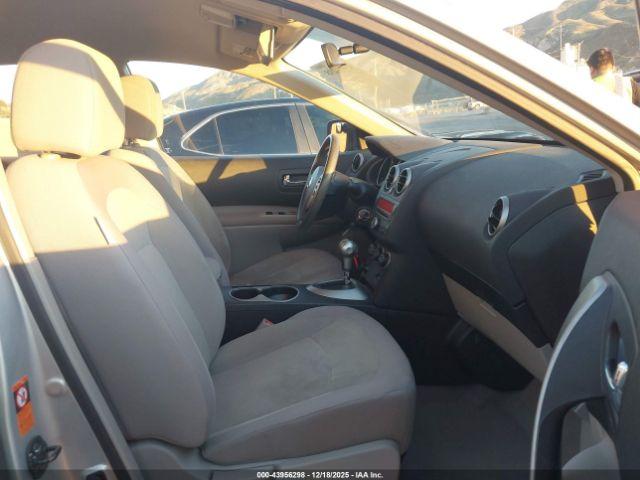 Nissan Rogue S Image 4