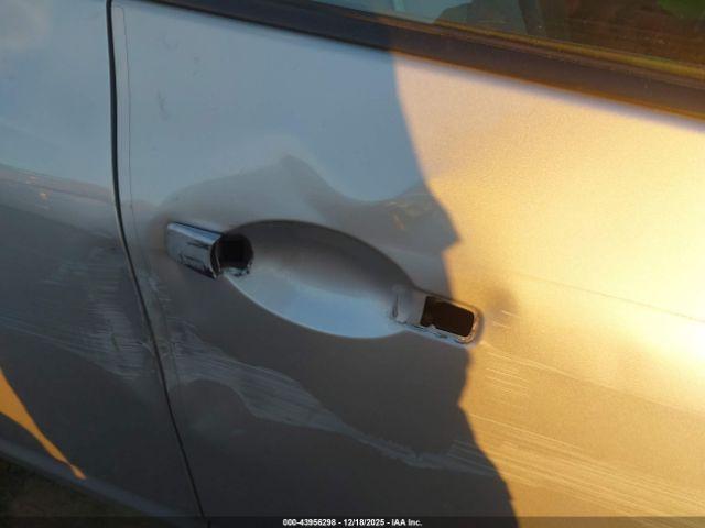 Nissan Rogue S Image 11