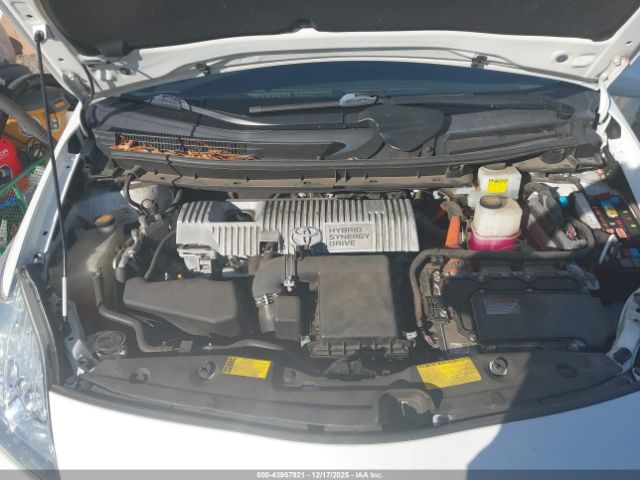 Toyota Prius Two Image 7