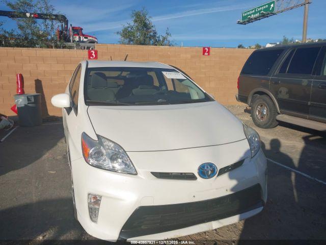 Toyota Prius Two Image 15