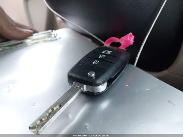 Kia Optima Lx Image 6