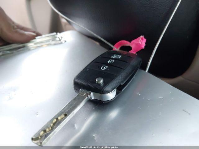 Kia Optima Lx Image 6